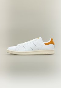 Valimata, footwear white/craft ochre/core white