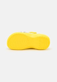 Crocs Pantofle - yellow