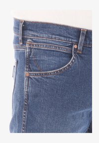 Seleccionado, basement blue