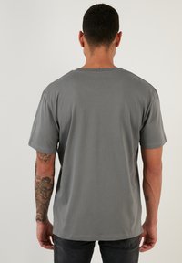 Buratti REGULAR FIT - Tricou basic - anthracite