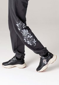 Ed Hardy BASE RUNNER CROSS - Sneakers basse - black