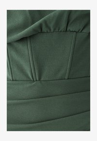 Unselected, dark olive