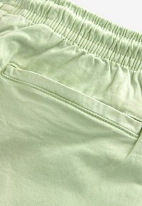 Next REGULAR FIT - Short - lime green
