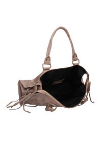 Borsa a tracolla in camoscio marrone chiaro con manici intrecciati, dettagli in oro e interno nero. Presenta dettagli con frange e chiusura con cerniera.