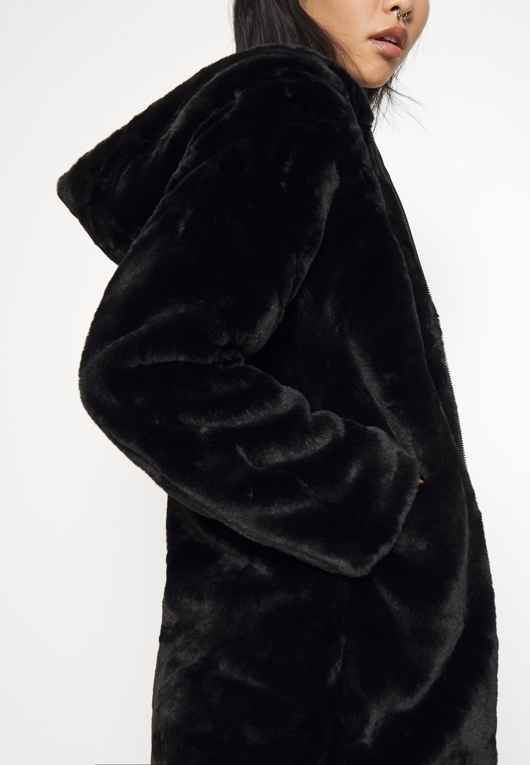outright jacket houdini