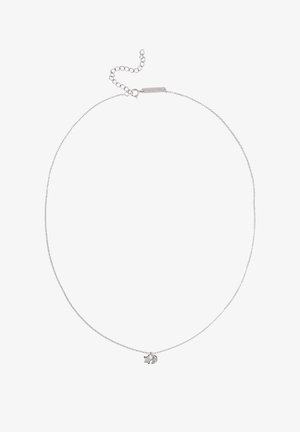Collar de cadena de plata con un colgante de estrella y media luna. Presenta una textura fina y delicada, además de una longitud ajustable con un cierre.