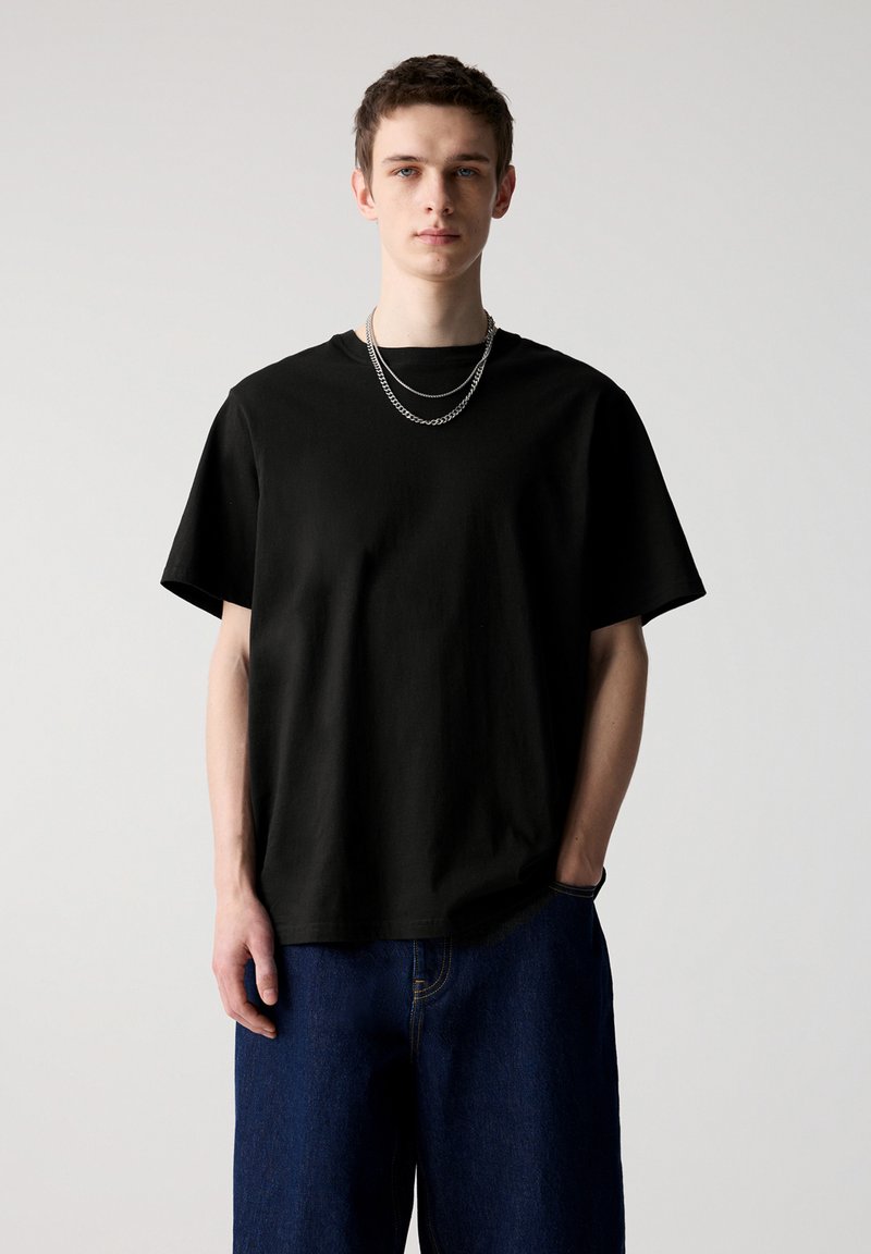 PULL&BEAR JOIN LIFE - Navadna majica - black