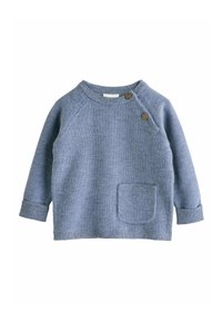 Blauer Strickpullover mit langen Ärmeln, Rundhalsausschnitt, zwei Holzknöpfen am Hals und einer aufgesetzten Tasche auf der Vorderseite. Weiche Textur.