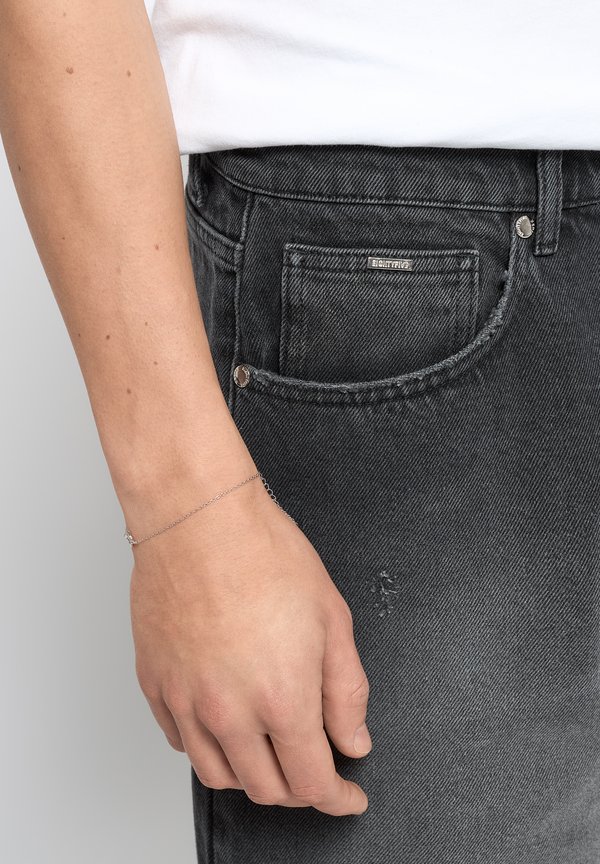 CUT OFF BAGGY - Denim shorts4