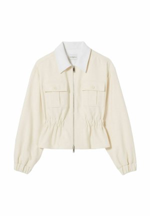 Giacca corta in tessuto color crema con colletto bianco, cerniera frontale e due tasche sul petto con patte a bottone. Vita elastica e maniche arricciate.