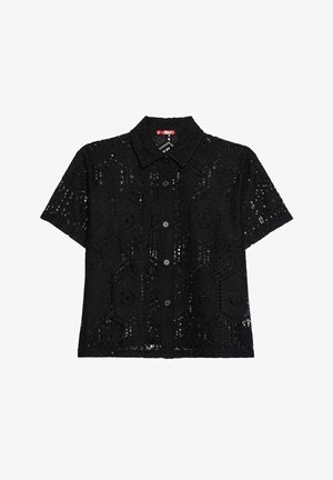 Schwarzes kurzärmliges Hemd aus aufwendiger Spitze mit hexagonalem Muster, Knopfleiste und klassischem Kragen.