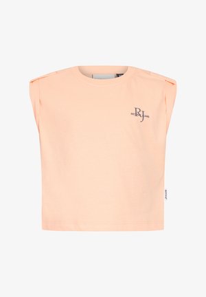 Perzikkleurige mouwloze cropped top met schoudervullingen en het logo "RJ Retour Jeans" gedrukt op de linkerborst.
