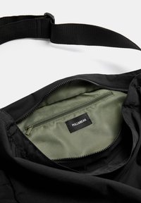 PULL&BEAR SHOPPER - Veľká kabelka - black