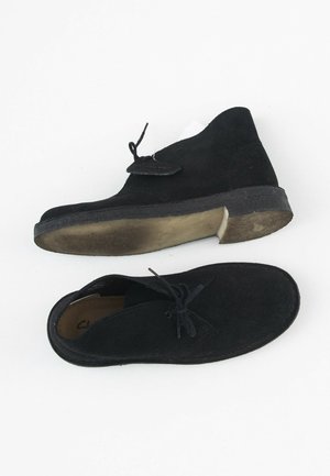 Sporty snøresko - black