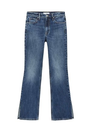 Jeans de denim azul acampanados con un lavado medio, con una cintura ajustada, dos bolsillos frontales y dobladillos divididos en los tobillos.