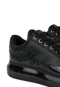 KARL LAGERFELD KAPRI KUSHION SIGNIA GLÄNZENDE SNEAKER - Tenisky - black