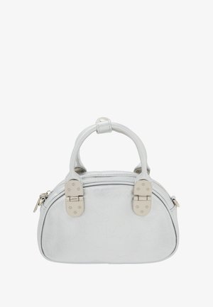 Sølvfarvet lædertaske med en rund form, top håndtag og metalhardware detaljer. Har en lynlåslukning og en tekstureret overflade.