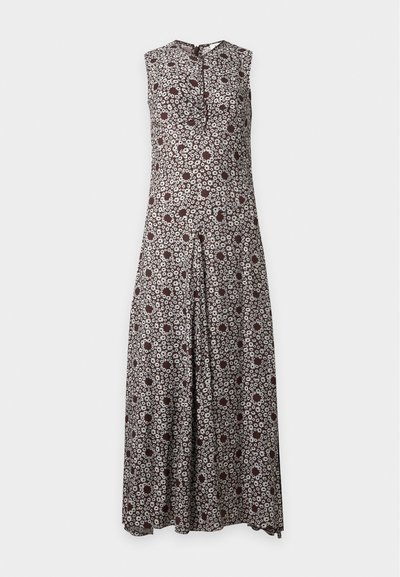 Robe longue sans manches marron foncé avec un motif floral blanc et un petit pli à l'avant.