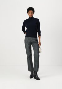 pure cashmere SIMPLE HIGH NECK SWEATER - Džemperis - dark navy