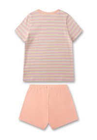Gestreiftes T-Shirt mit kurzen Ärmeln in Pastellrosa, Lavendel und Gelb, kombiniert mit einfarbigen Pfirsichshorts mit elastischem Bund.