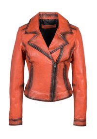 Oranje leren motorjack met een gekartelde kraag, asymmetrische ritssluiting en donkerbruine accenten. Voorzien van twee zijzakken.