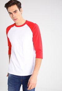 Urban Classics CONTRAST 3/4 SLEEVE RAGLAN - Hosszú ujjú felső - white/red