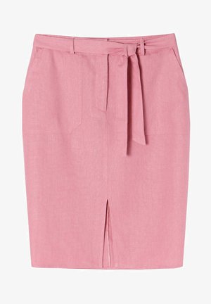 Roosa linane pliiatsiseeriga seelik, millel on lipsuga vöö, esiosa lõhek ja kaks külgetaskut, lisaks tekstureeritud viimistlus visuaalse huvi loomiseks.