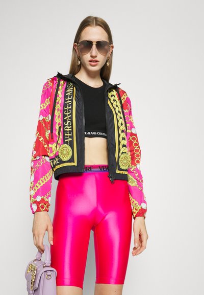 Versace Jeans Couture PANEL CHAINS PEARLS - Лятно яке - light red
