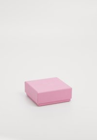 Thumbnail Image 3