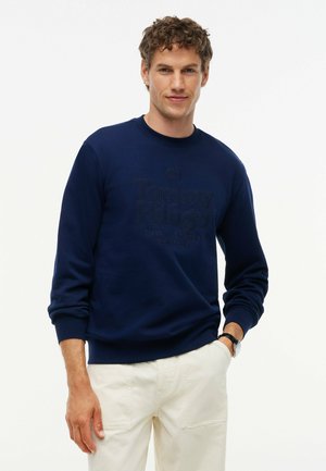 Tommy Hilfiger, TOMMY HILFIGER TONAL LOGO EMBROIDERY RELAXED SWEATSHIRT - Sweater - carbon navy