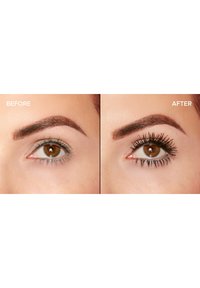 Voor en na afbeeldingen naast elkaar tonen de gecreëerde volume met een donkere zwarte mascara op de wimpers, in contrast met natuurlijke, onbedekte wimpers.