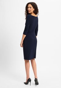 AMBIANCE - Sukienka etui