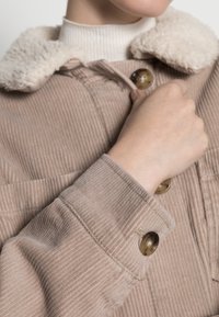 Hollister Co. Übergangsjacke - tan