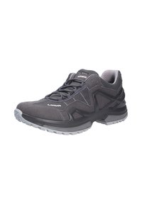 Scarpa sportiva grigia con tomaia in materiale sintetico e suola in gomma. Presenta un colletto imbottito, punta rinforzata e pannelli in rete testurizzata.