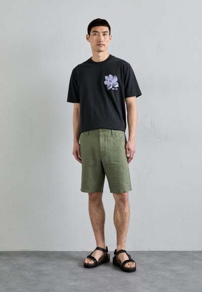 NN.07 CROWN - Shorts - khaki