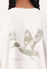 Pepe Jeans TARSEY TEE - Tričko s potlačou - off white
