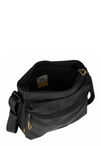 Schwarze Schultertasche mit Reißverschluss, verstellbarem Schultergurt und Fronttasche. Aus langlebigem Material gefertigt, bietet sie eine weiche Textur und ein minimalistisches Design.