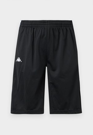 Fekete atlétikai rövidnadrág elasztikus derékpánttal és fehér Kappa logóval a bal combon, sima háttér előtt bemutatva.