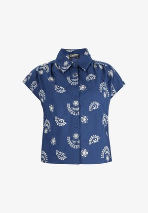 Chemise bleue à manches courtes avec boutons, imprimés floraux blancs et motifs paisley et col pointu.