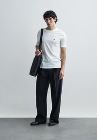 Emporio Armani Basic póló - off white