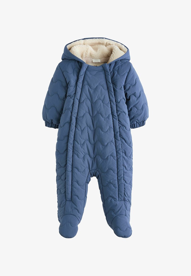 Combinaison de neige pour bébé matelassée en bleu, avec une capuche, dotée d'un doux intérieur crème, de poignets élastiques et d'un design avec pieds pour plus de chaleur et de confort.