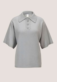 Hellgrauer Polo-Pullover mit kurzen Ärmeln, ausgestattet mit einem gerippten Kragen und einer Drei-Knopf-Leiste. Weicher, strukturierter Strickstoff mit lockerem Schnitt.