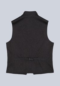 Schwarzes ärmelloses Weste mit hohem Kragen, geradem Schnitt und verstellbarem Rückengürtel. Glatte Textur, minimale Details und keine sichtbaren Verschlüsse.