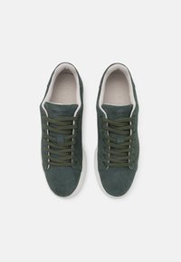 Selected Homme SLHDAVID CHUNKY  - Sneakers low - green
