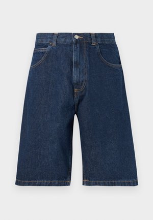 Sötétkék farmer rövidnadrág elülső zsebekkel, övbújtatókkal és gombos rögzítéssel a deréknál.