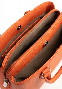 Hexagona Handtas - mandarine madrid