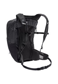 Schwarzer Rucksack mit einem Netzrückenpanel, verstellbaren Trägern und Reißverschlusstaschen. verfügt über ein schlankes Design für Langlebigkeit und Komfort.