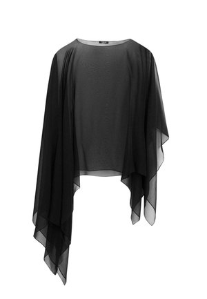 Černá průhledná šifónová halenka s volnými asymetricky zdobenými rukávy a kulatým výstřihem, zobrazena na bílém pozadí.