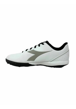 Scarpa da ginnastica bianca con logo grigio, lacci neri e dettagli neri. Presenta una tomaia liscia, suola texturizzata e colletto imbottito.