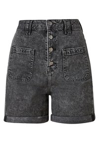 Shorts de mezclilla negros de cintura alta con dobladillos doblados, cierre frontal con botón, presillas para cinturón y dos grandes bolsillos delanteros tipo parche.